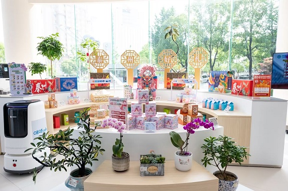 【1】潮品盲盒和民俗文创交相辉映.jpg 【1】潮品盲盒和民俗文创交相辉映.jpg